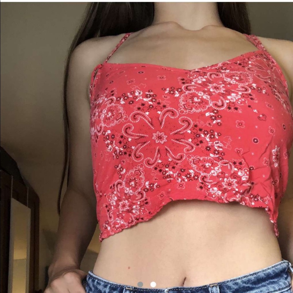 Hollister trendy bandanna top